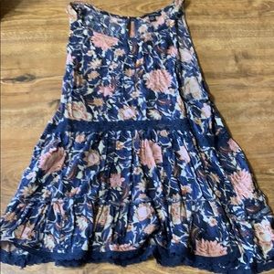 American Eagle cute floral size L tank